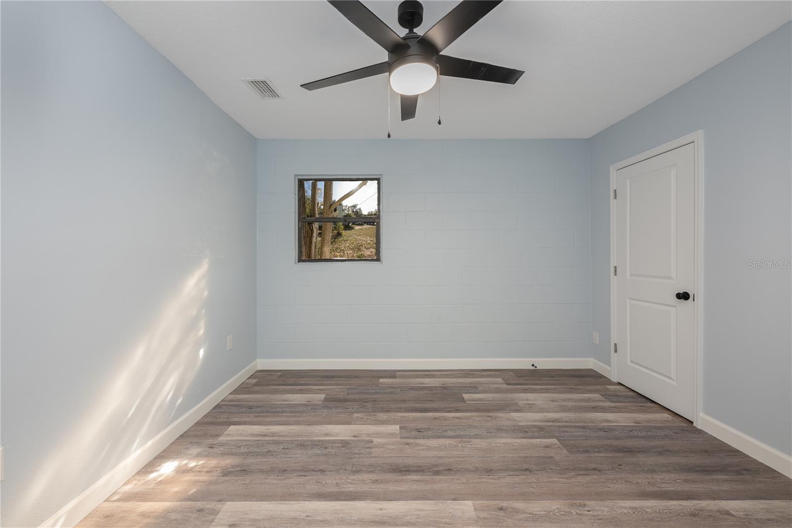 FRUITLAND PARK ZEPHYR LAKE ESTATES - Residential