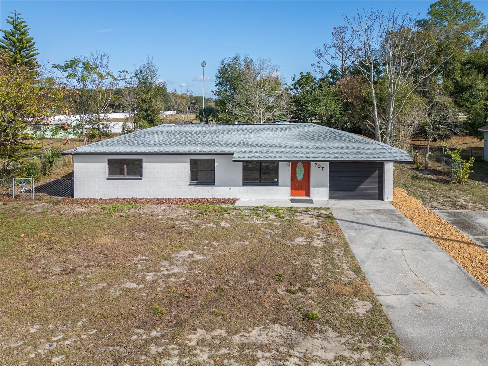 FRUITLAND PARK ZEPHYR LAKE ESTATES - Residential