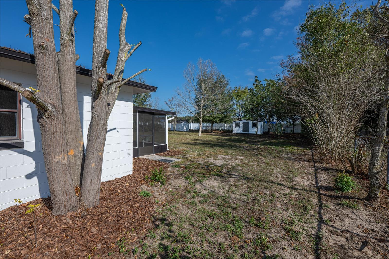 FRUITLAND PARK ZEPHYR LAKE ESTATES - Residential