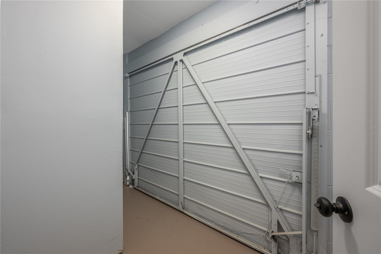 FRUITLAND PARK ZEPHYR LAKE ESTATES - Residential