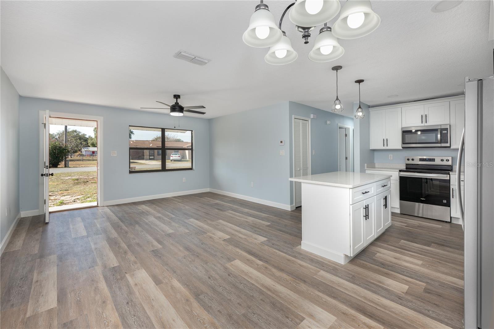 FRUITLAND PARK ZEPHYR LAKE ESTATES - Residential