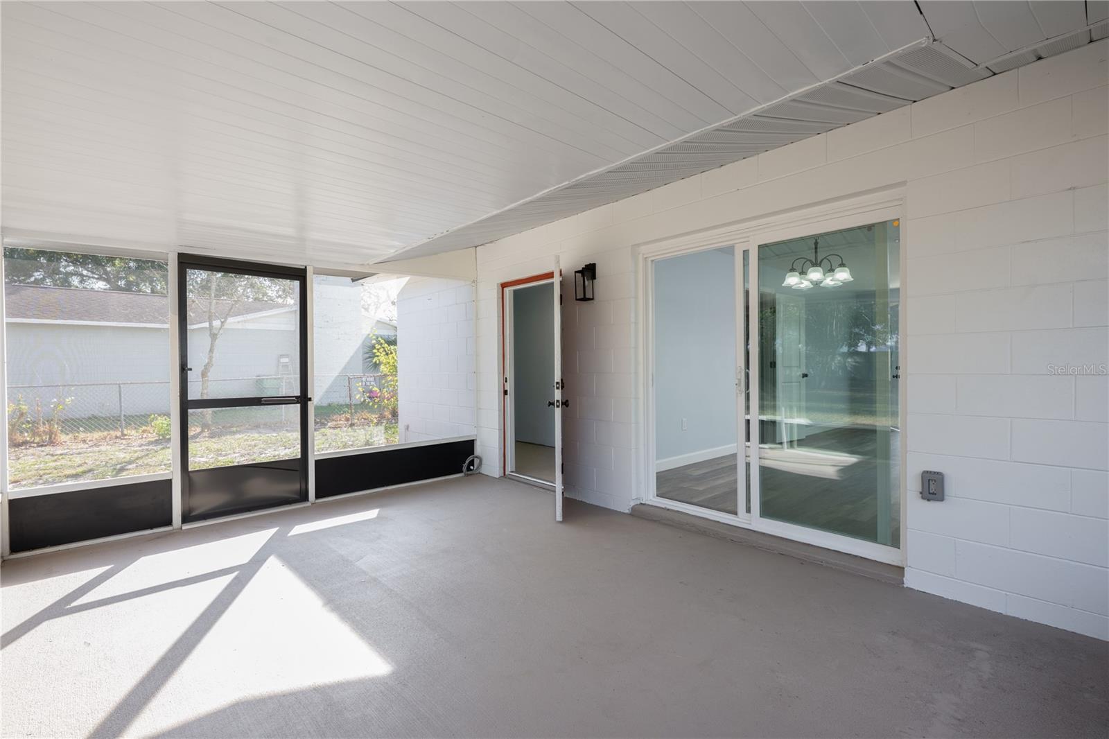 FRUITLAND PARK ZEPHYR LAKE ESTATES - Residential