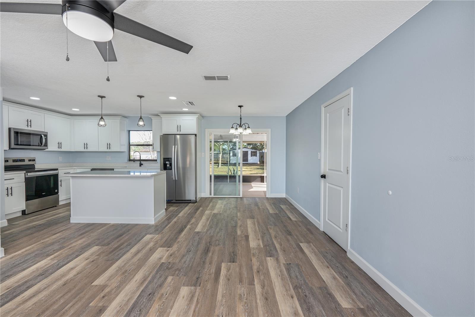 FRUITLAND PARK ZEPHYR LAKE ESTATES - Residential