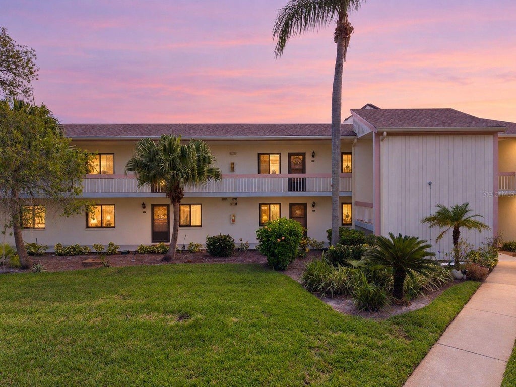 Photo of 151 Lakeview Way #151, Oldsmar, FL 34677 (MLS # TB8553074)