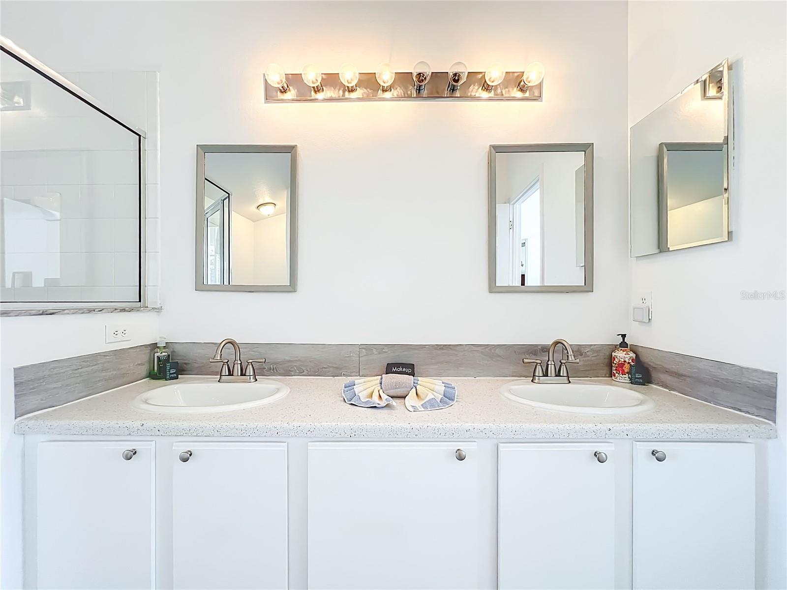 ALLAMANDA GRACE AT CRESCENT LAKES - Residential