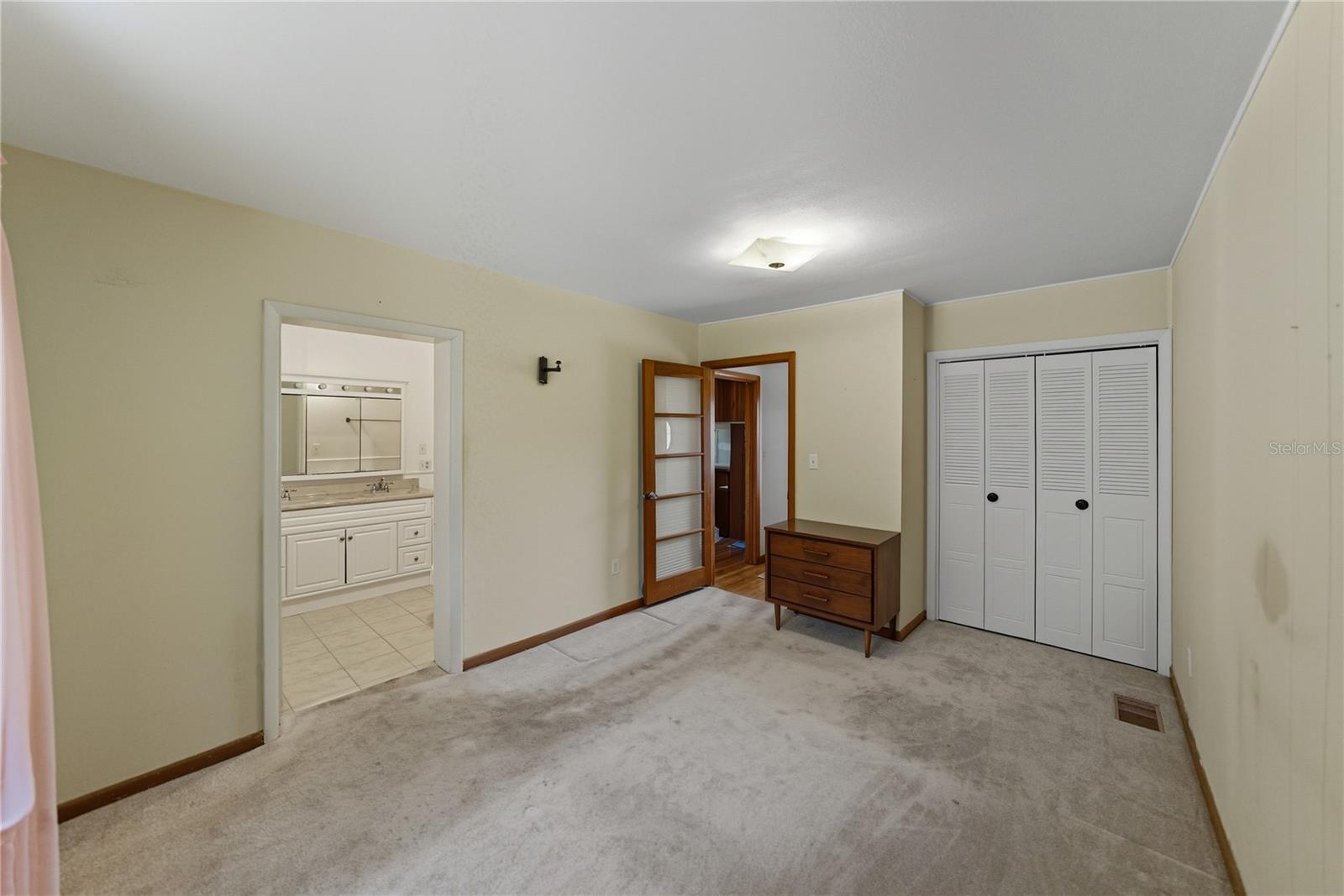 GLENDALE MANOR - Residential
