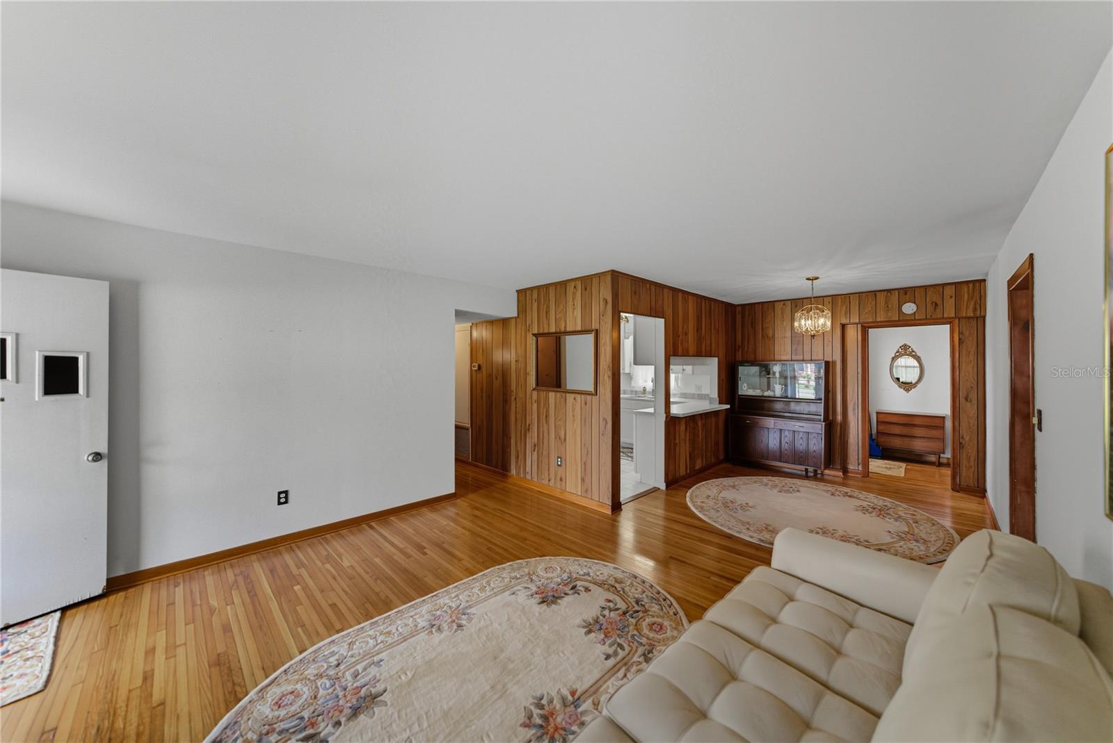 GLENDALE MANOR - Residential