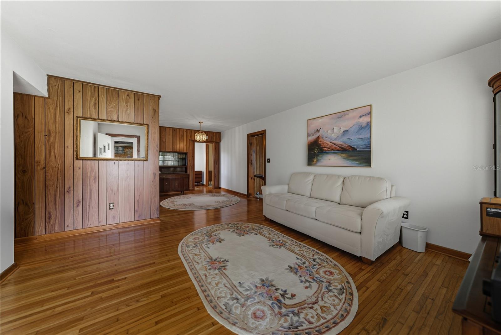 GLENDALE MANOR - Residential