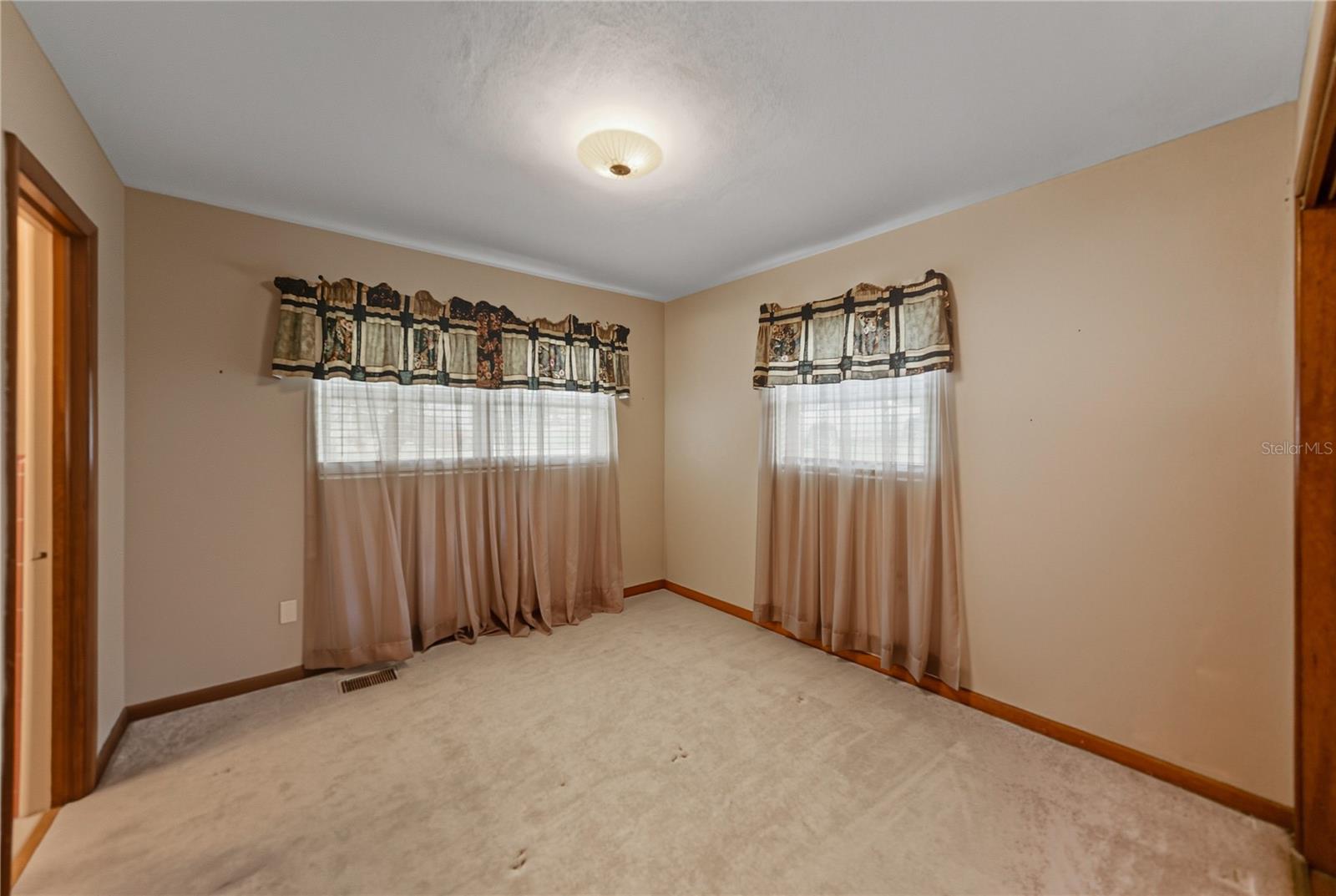 GLENDALE MANOR - Residential