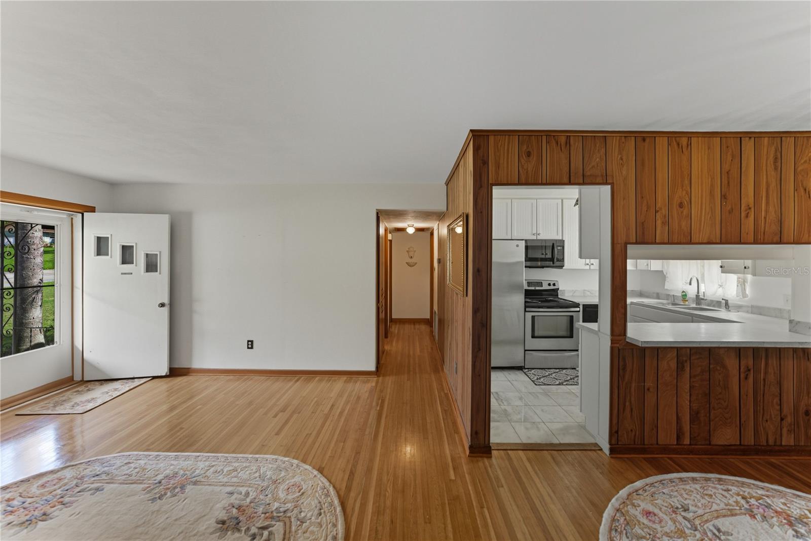 GLENDALE MANOR - Residential
