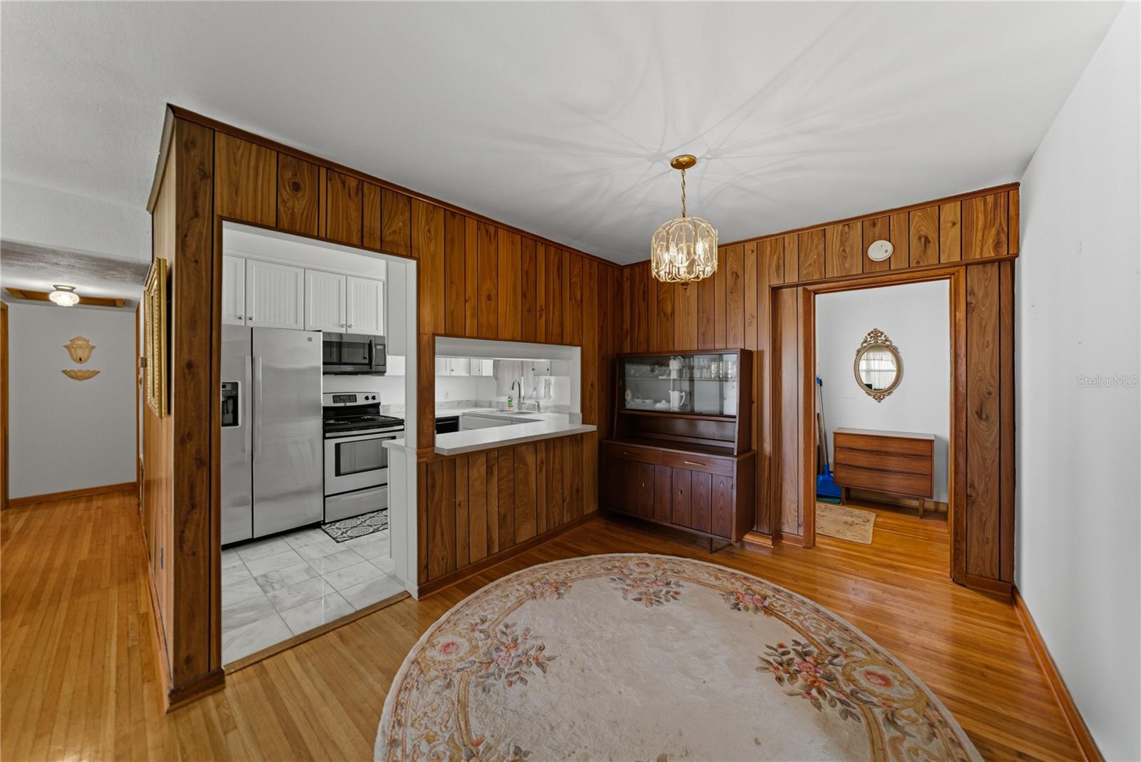 GLENDALE MANOR - Residential