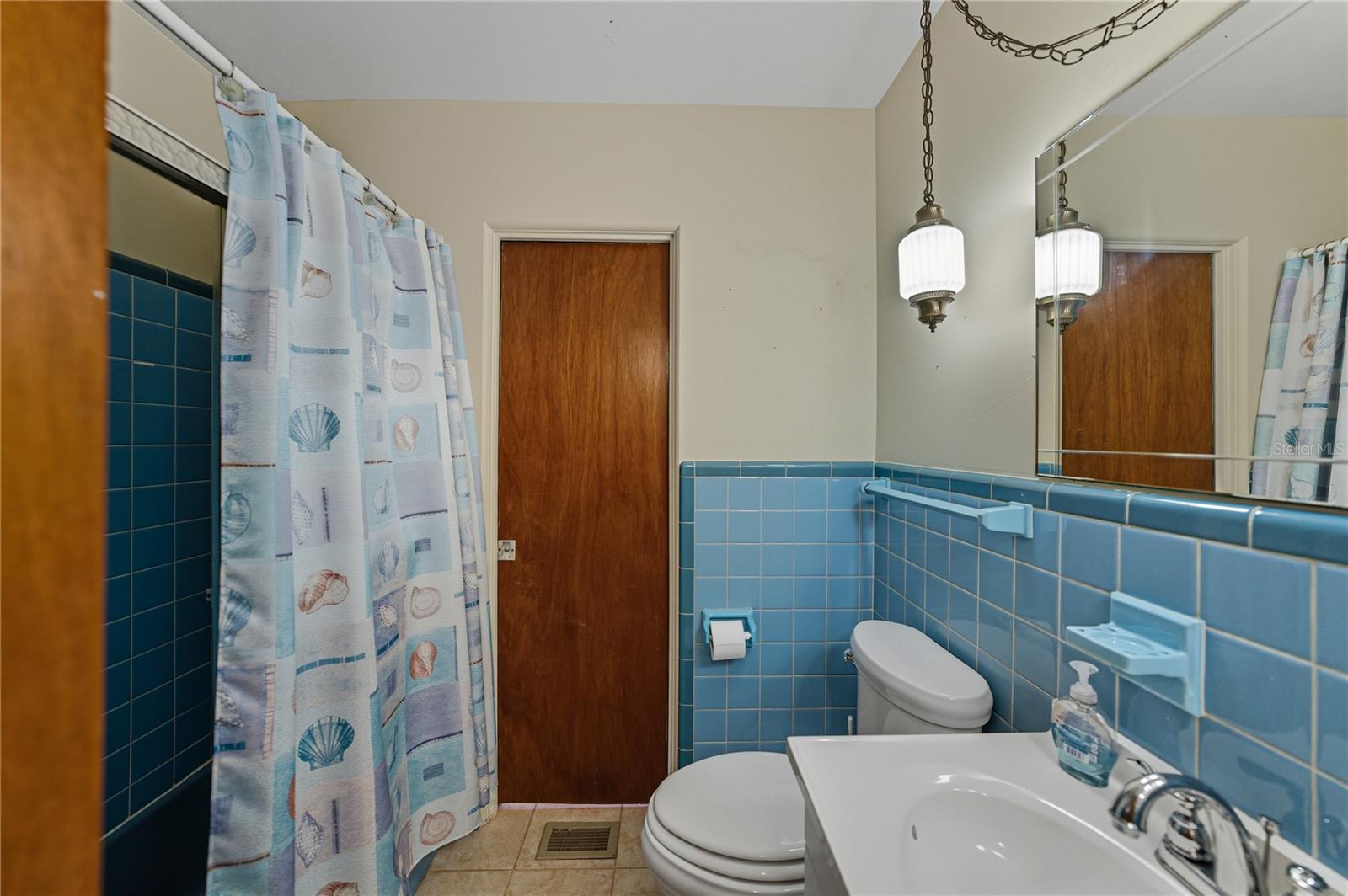 GLENDALE MANOR - Residential