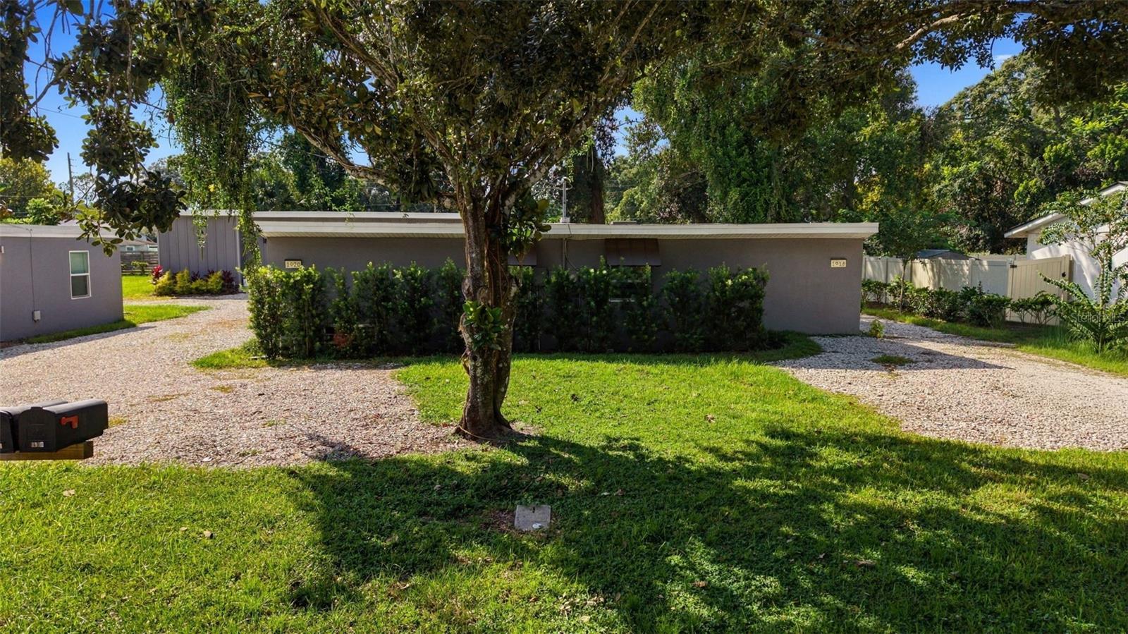 1922 CLOVERLAWN AVENUE