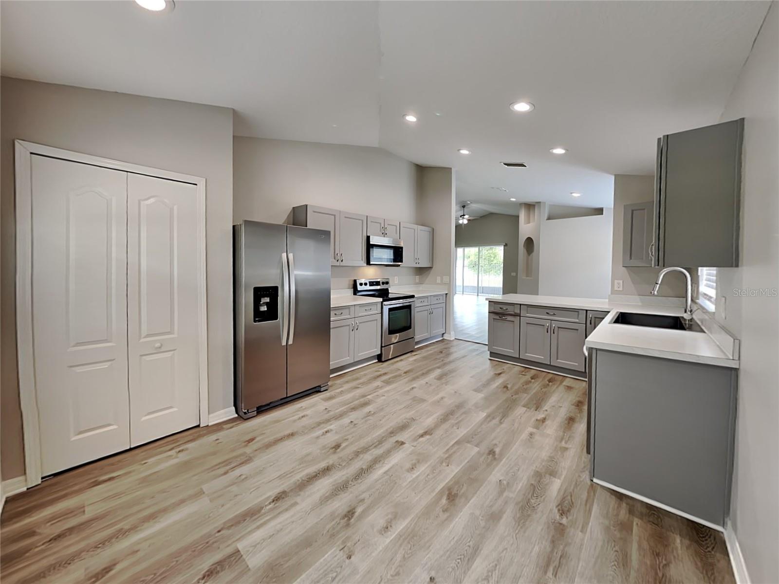 SUNCOAST MEADOWS INCREMENT 02 - Residential Lease
