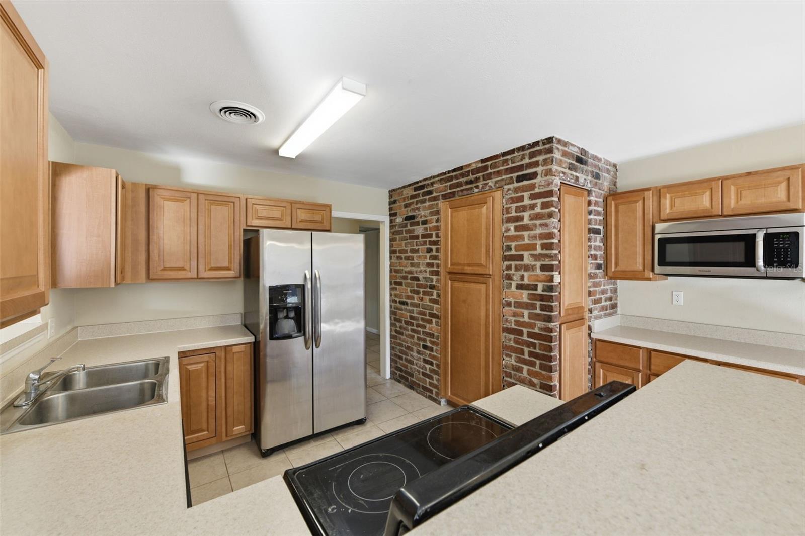 ENGLISH ESTATES UNIT 1 - Residential