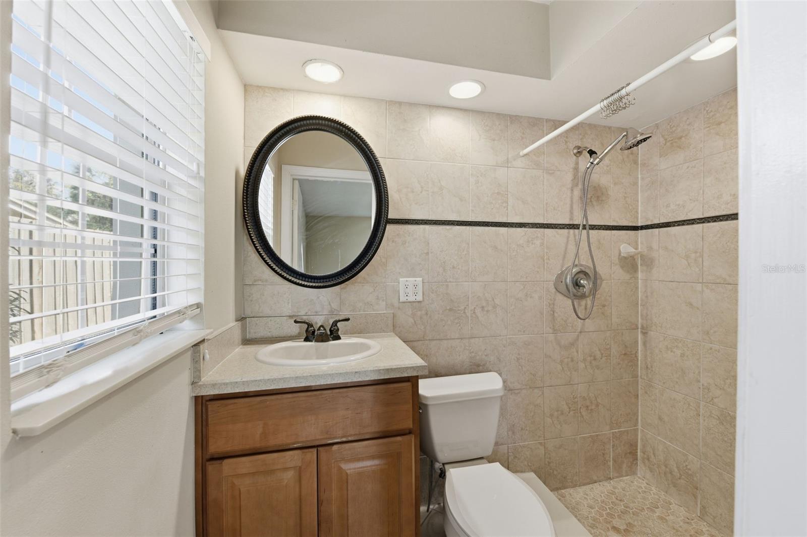 ENGLISH ESTATES UNIT 1 - Residential