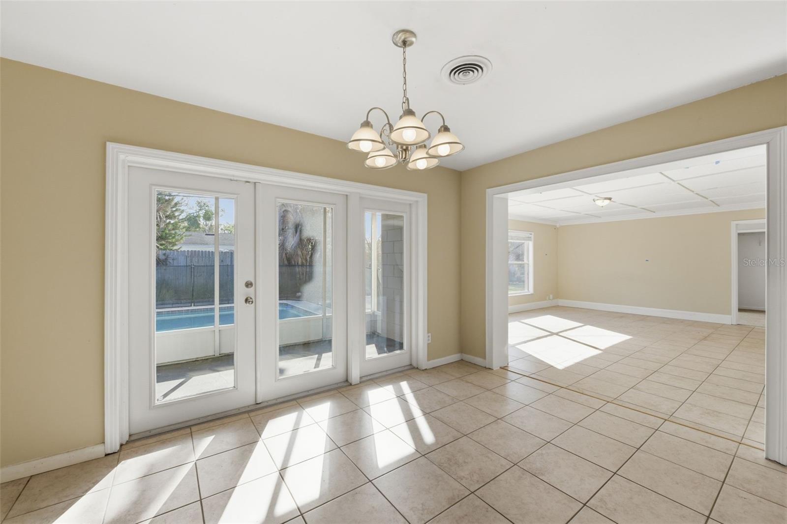 ENGLISH ESTATES UNIT 1 - Residential