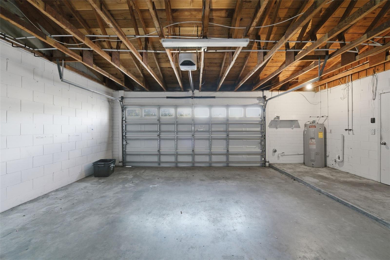 ENGLISH ESTATES UNIT 1 - Residential