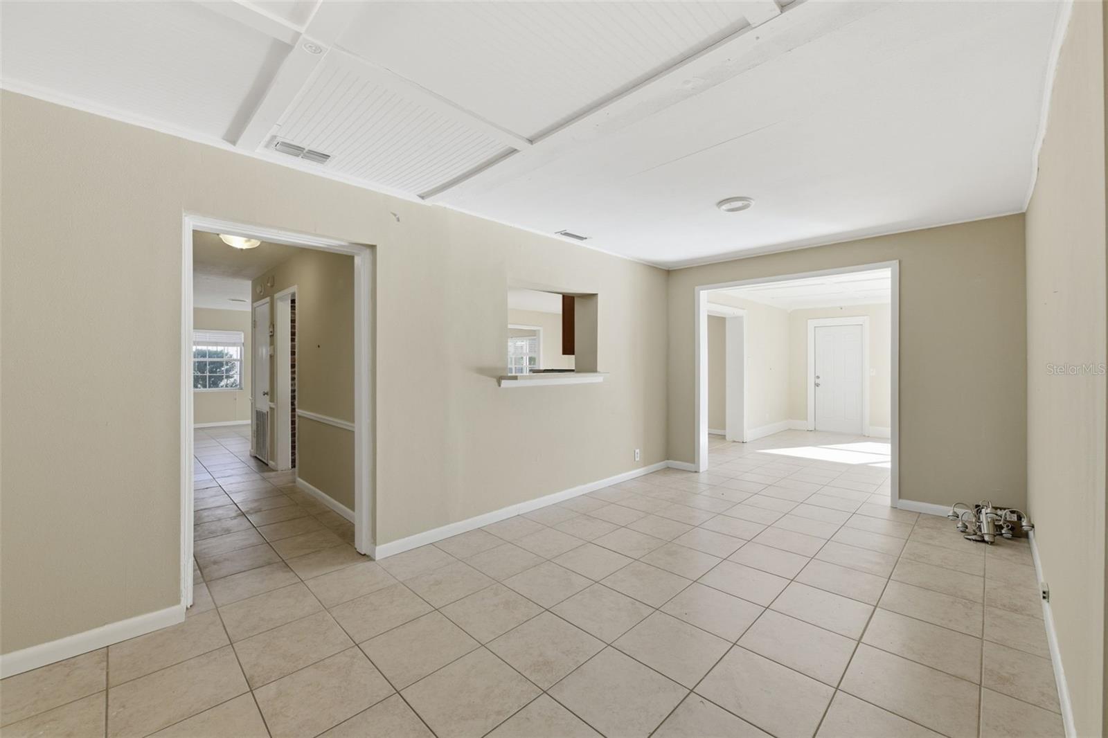 ENGLISH ESTATES UNIT 1 - Residential