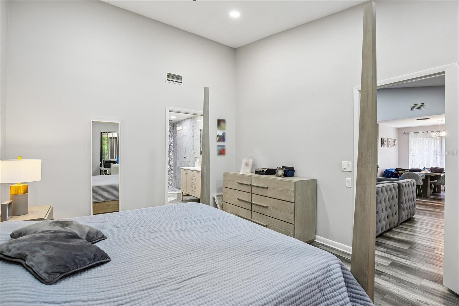 LANDMARK OAKS CONDO - Residential