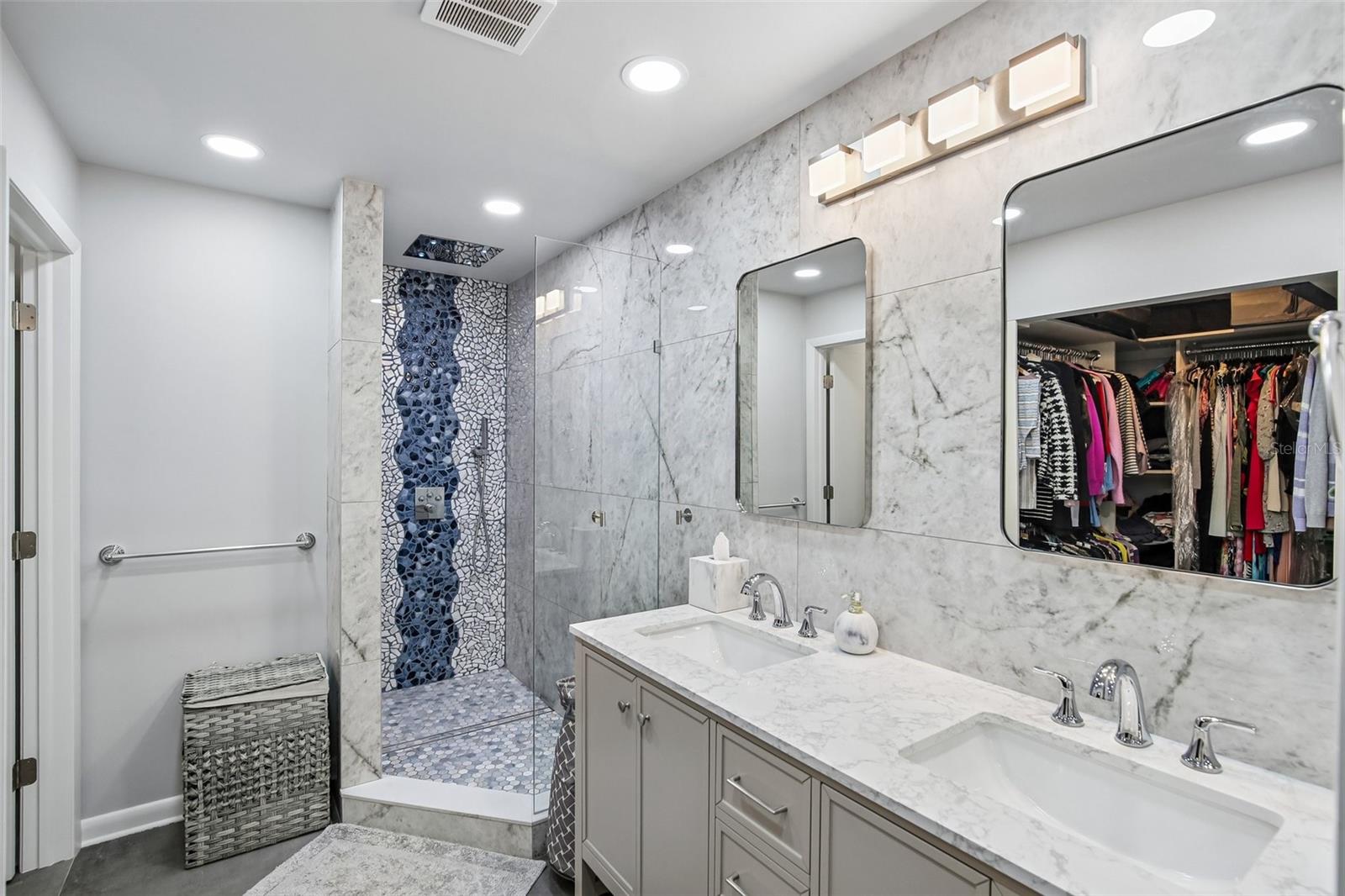 LANDMARK OAKS CONDO - Residential