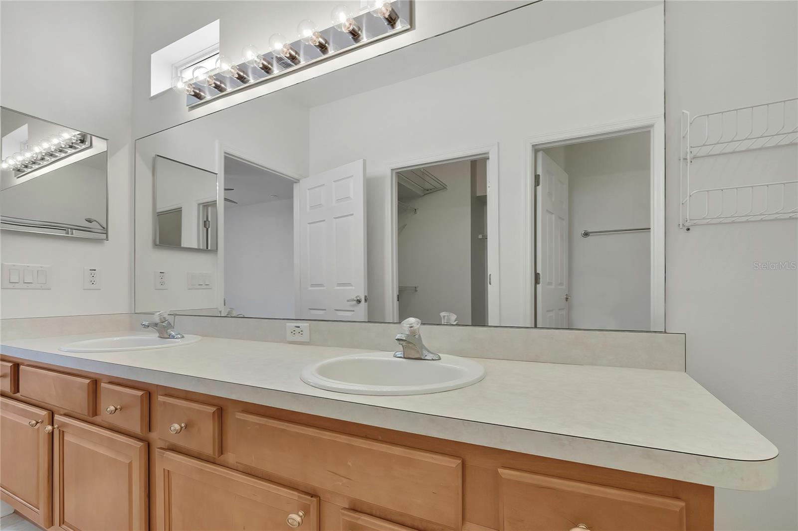 GROVES PH 02 - Residential