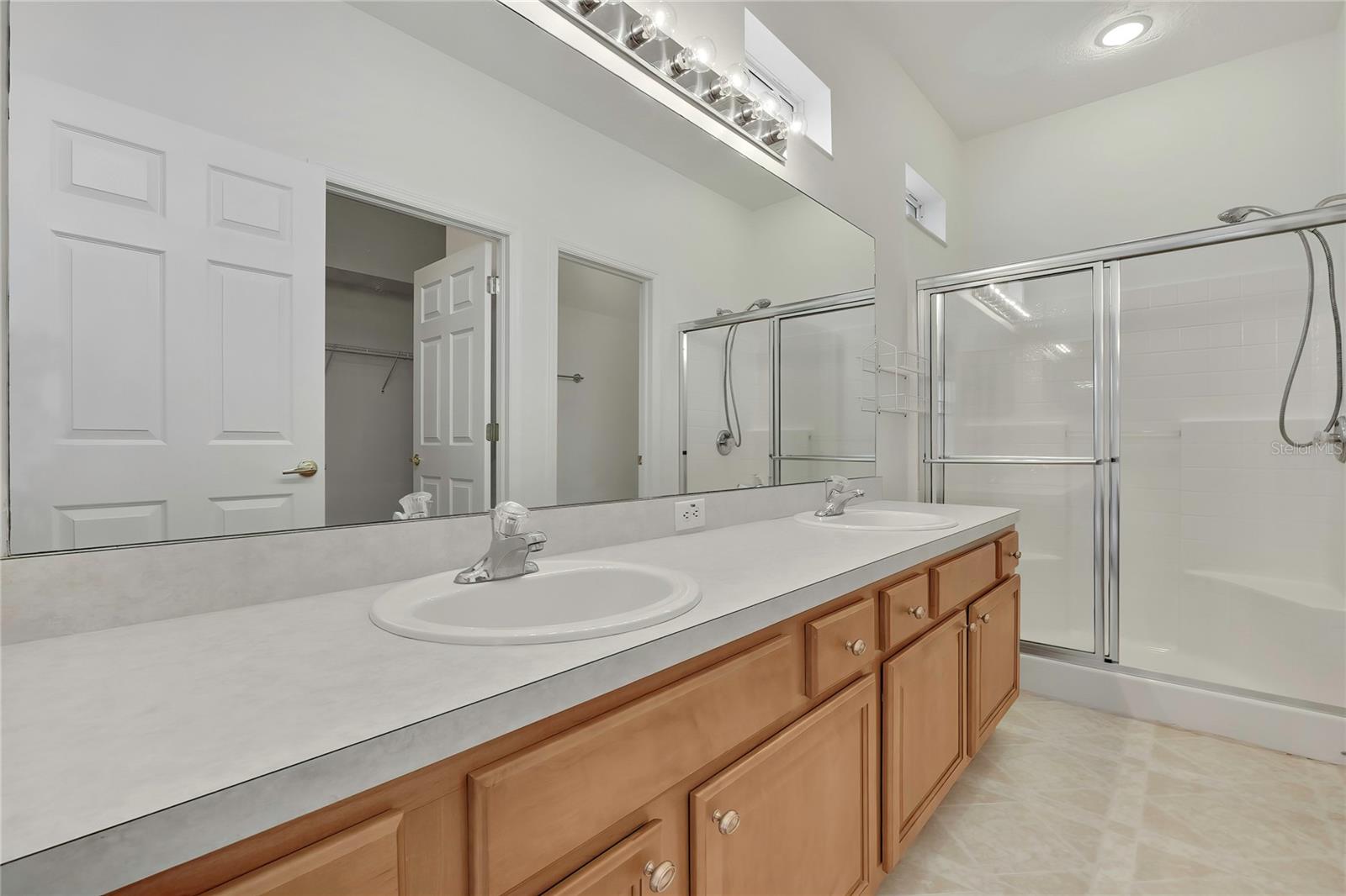 GROVES PH 02 - Residential