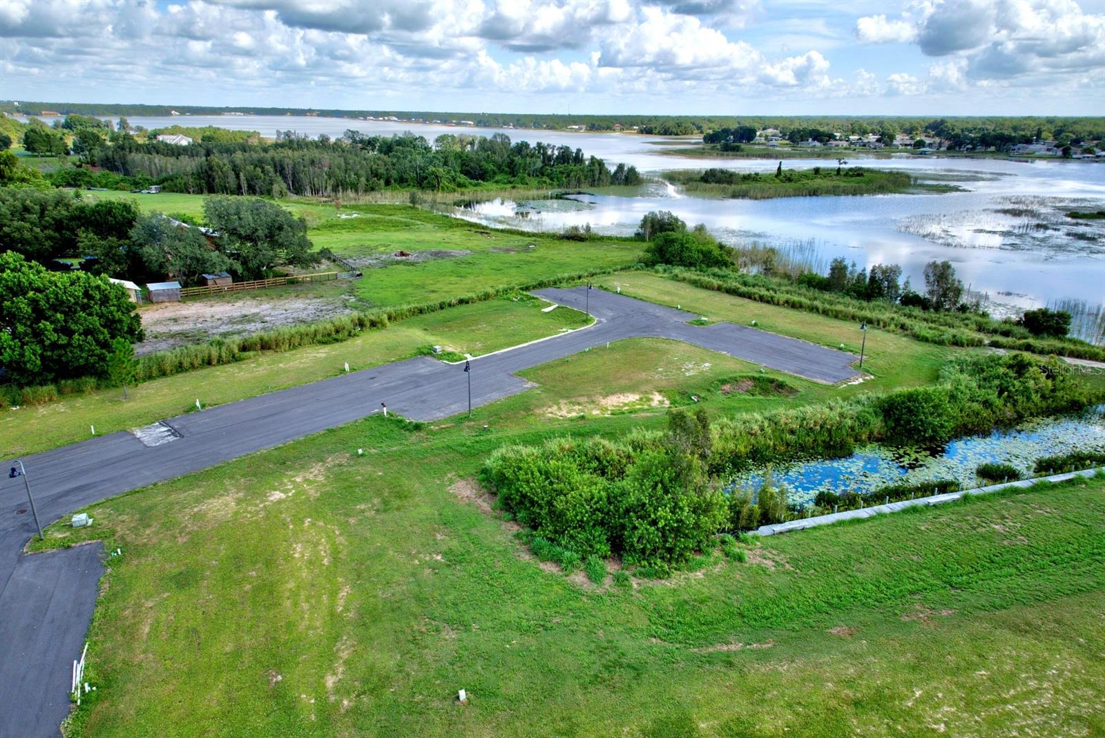 AN IRREG 4.197 ACRE TRACT BEING 182 FT ALONG NELY - Residential Income