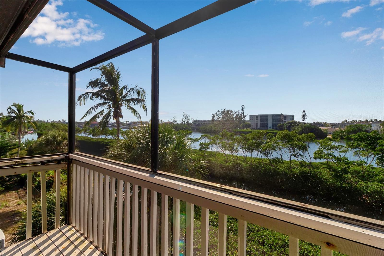 BAY ISLES - Residential