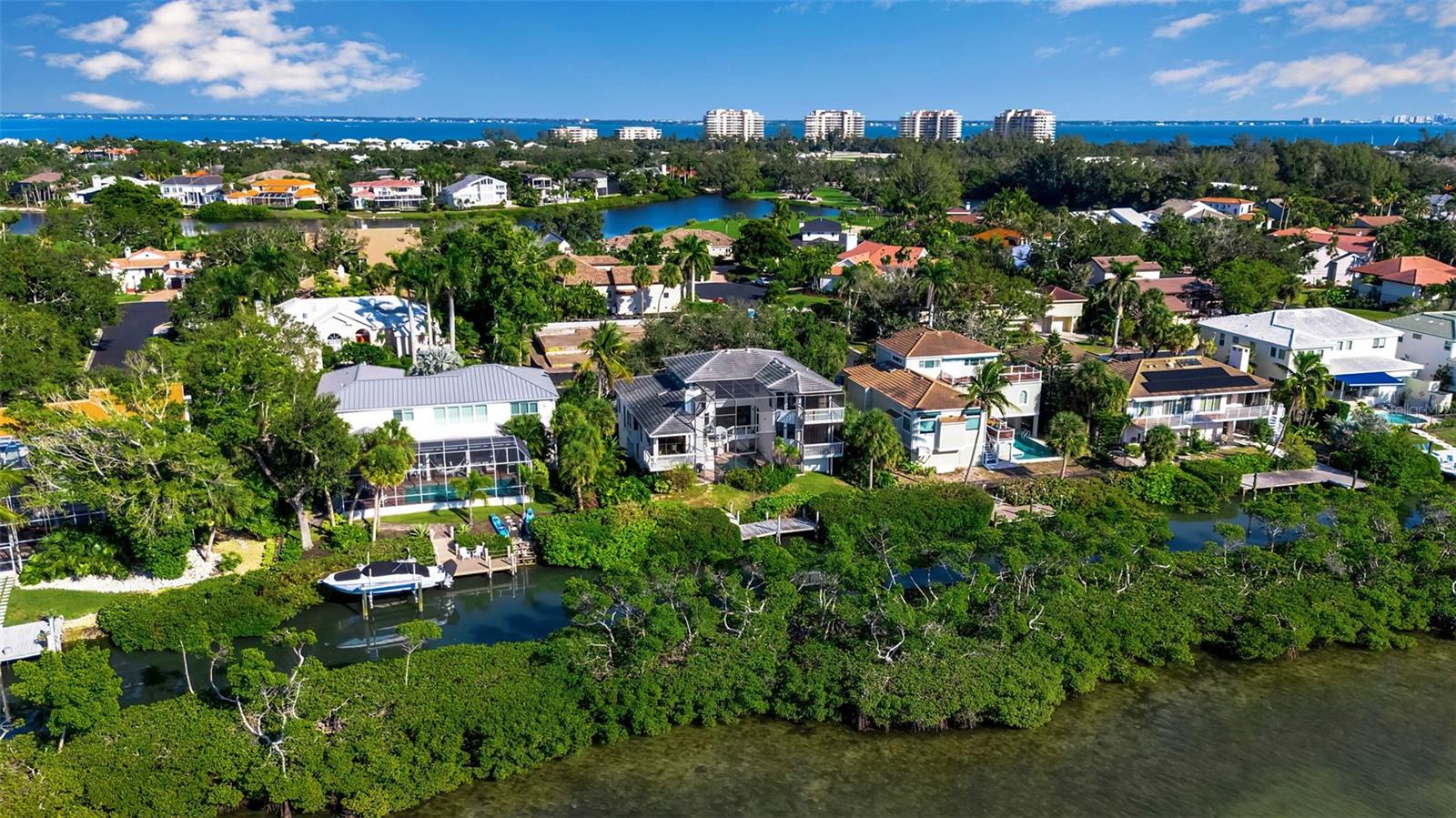 BAY ISLES - Residential