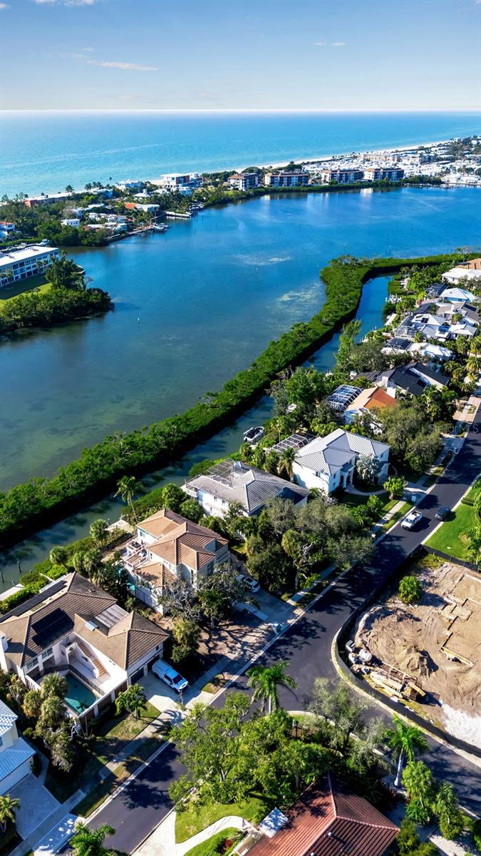 BAY ISLES - Residential