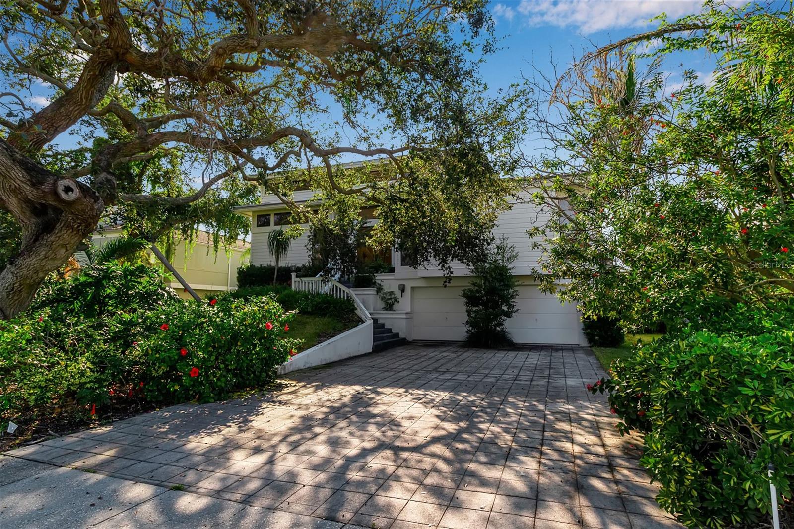 BAY ISLES - Residential