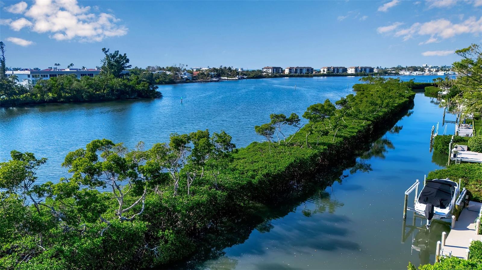 BAY ISLES - Residential