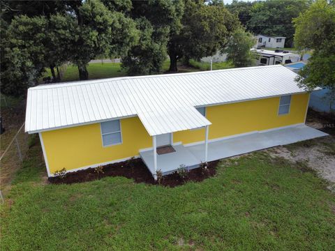 A home in AUBURNDALE