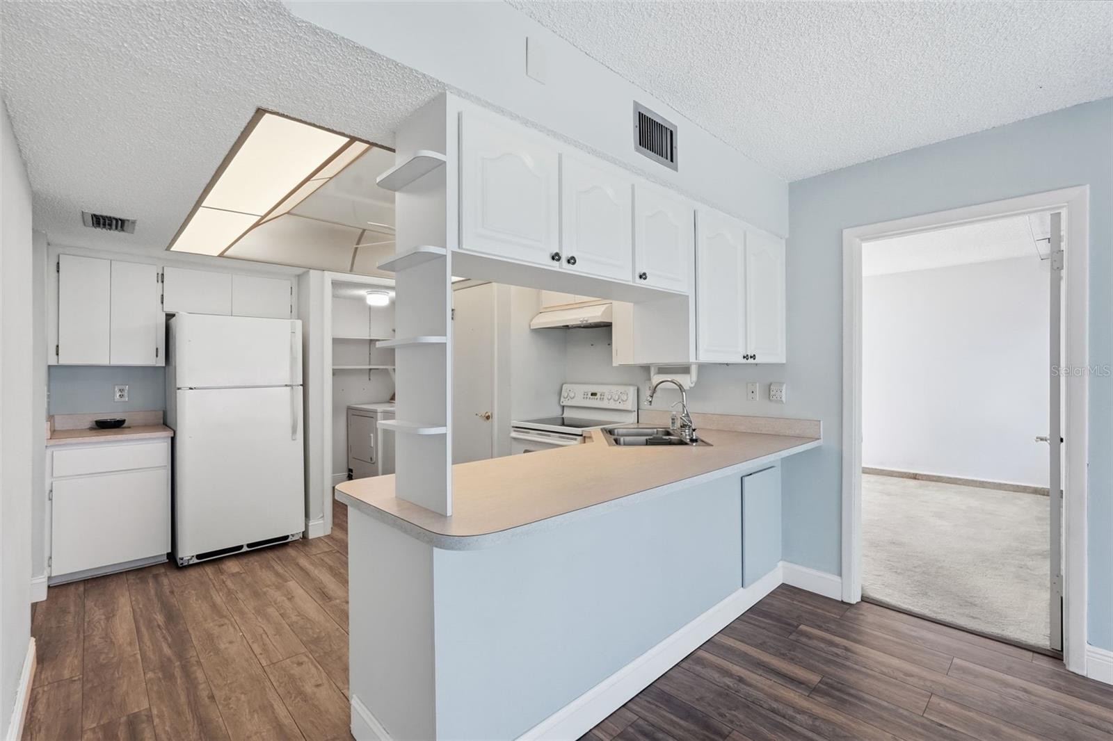 PENTHOUSE GREENS - Residential