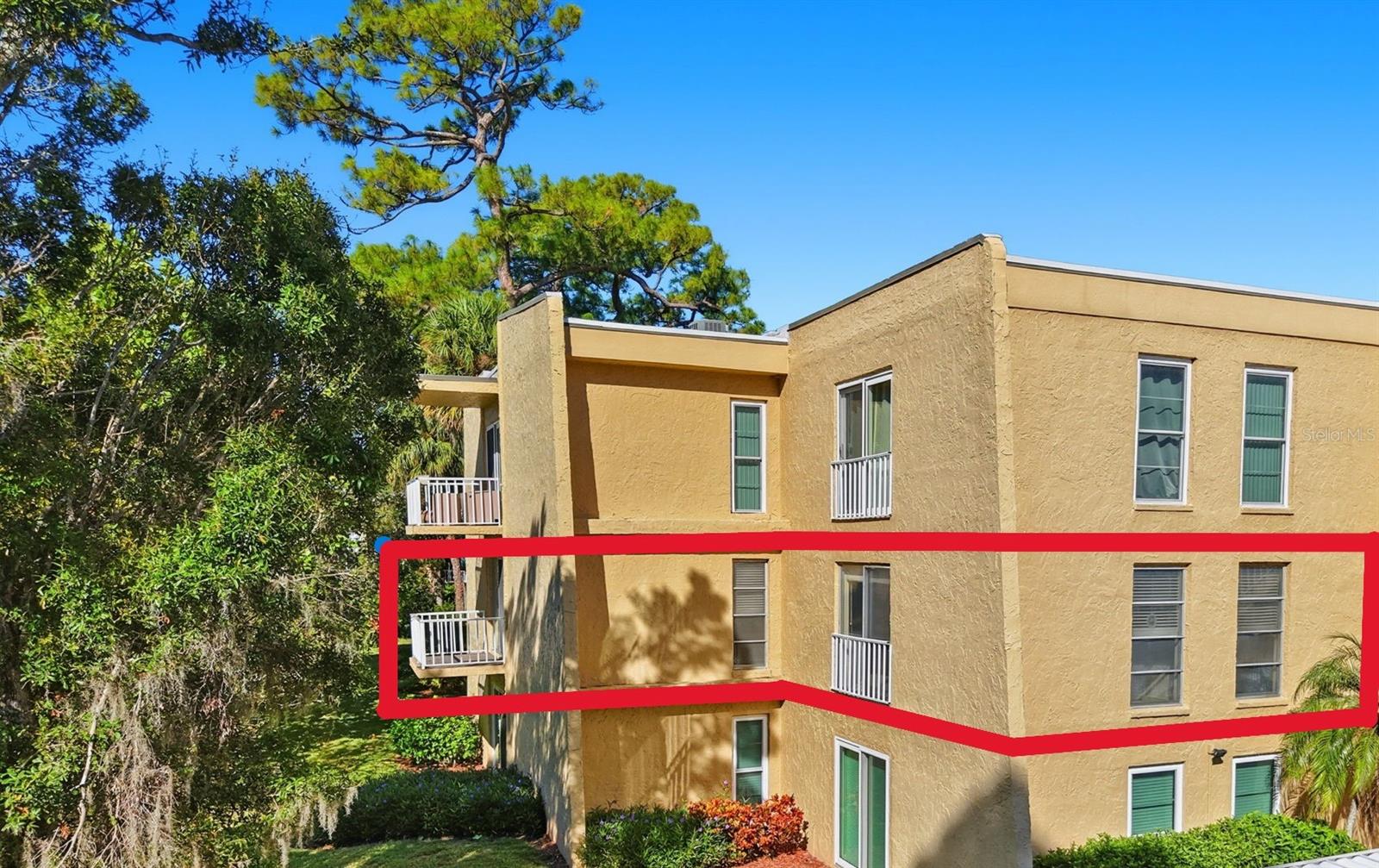 225 COUNTRY CLUB DRIVE E252