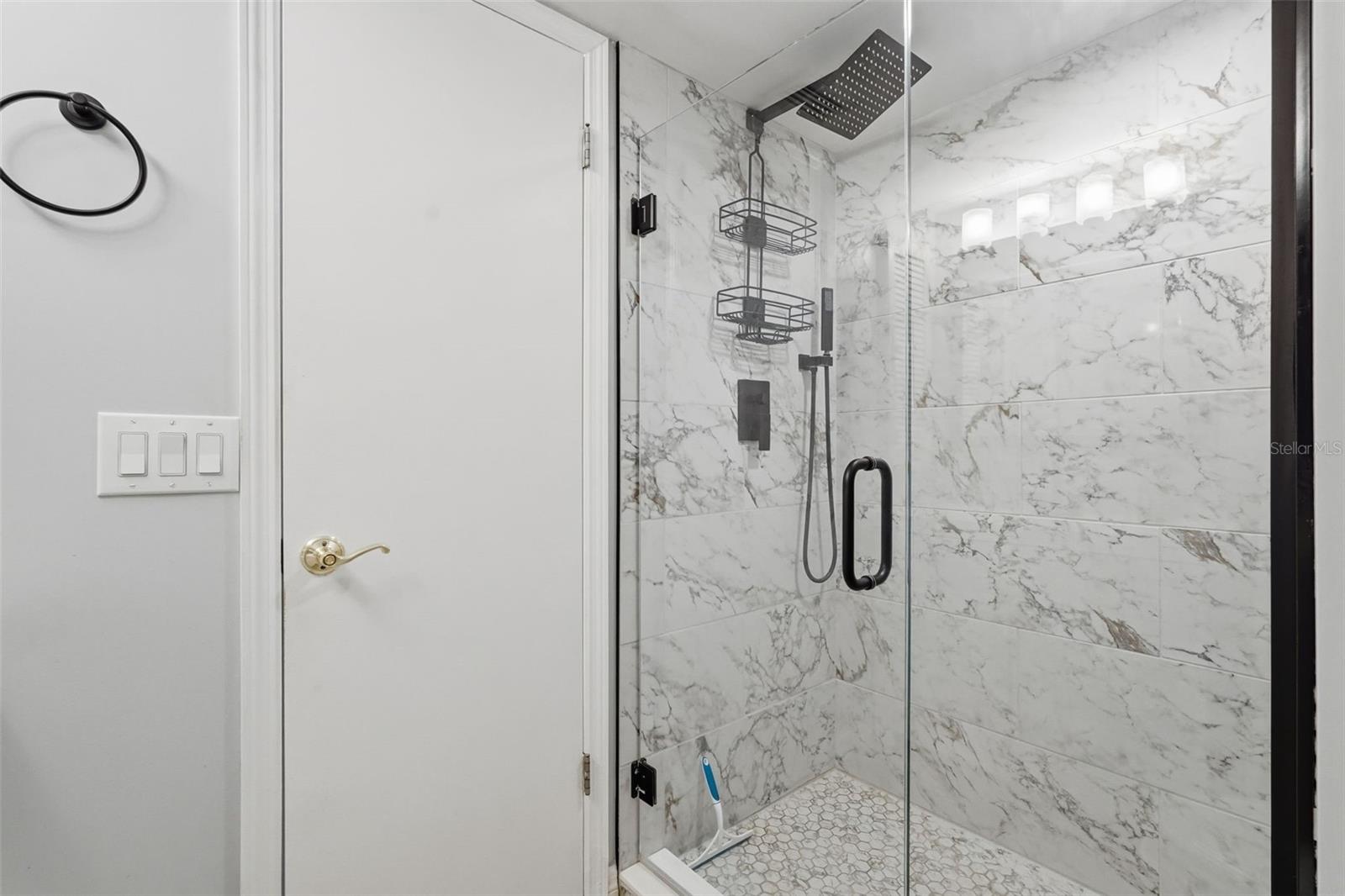 PENTHOUSE GREENS - Residential