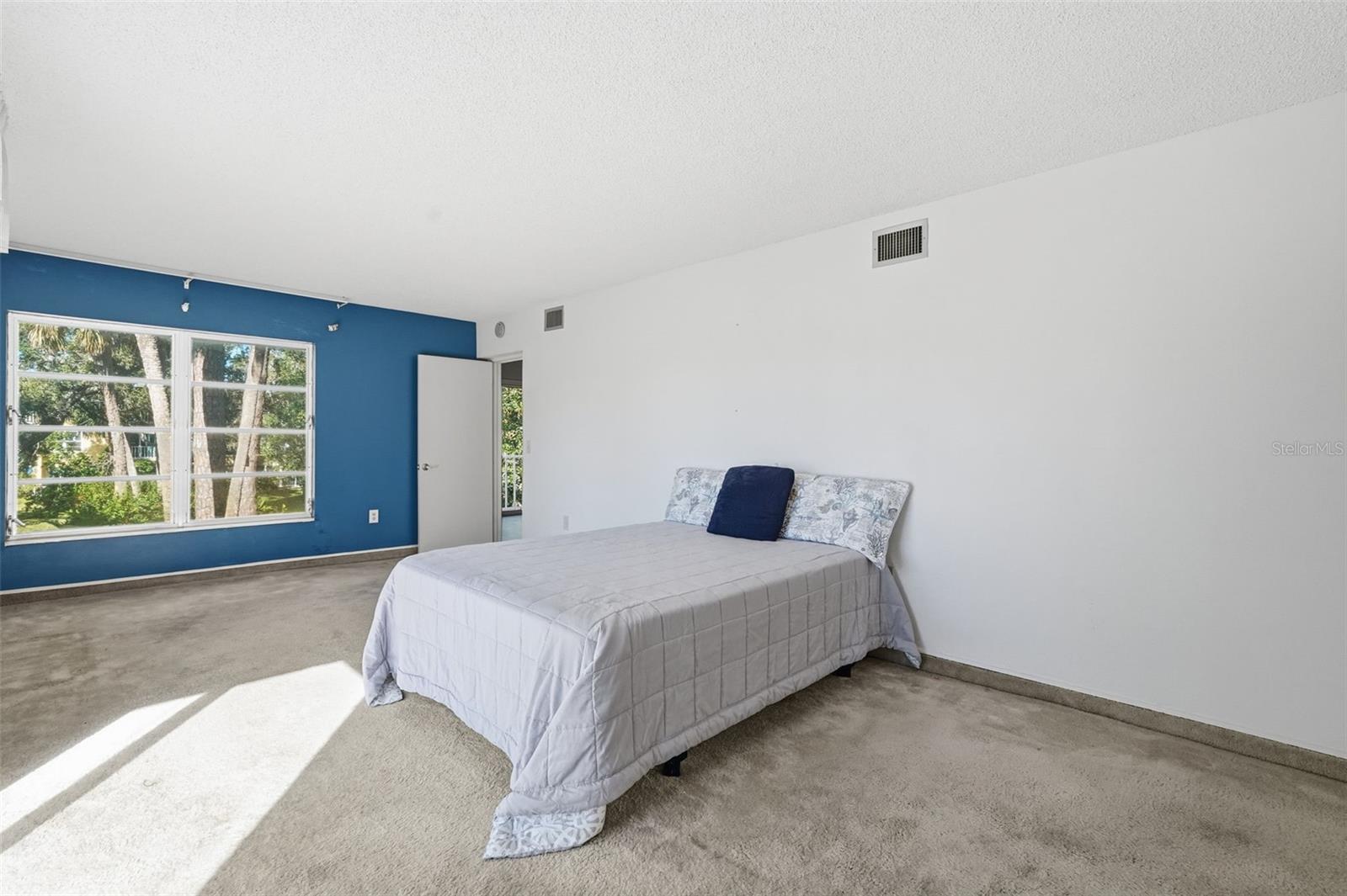 PENTHOUSE GREENS - Residential