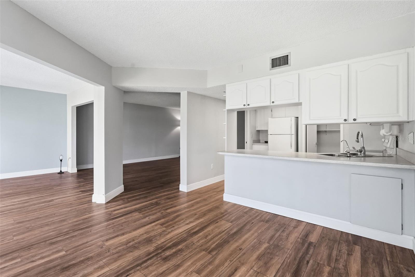 PENTHOUSE GREENS - Residential