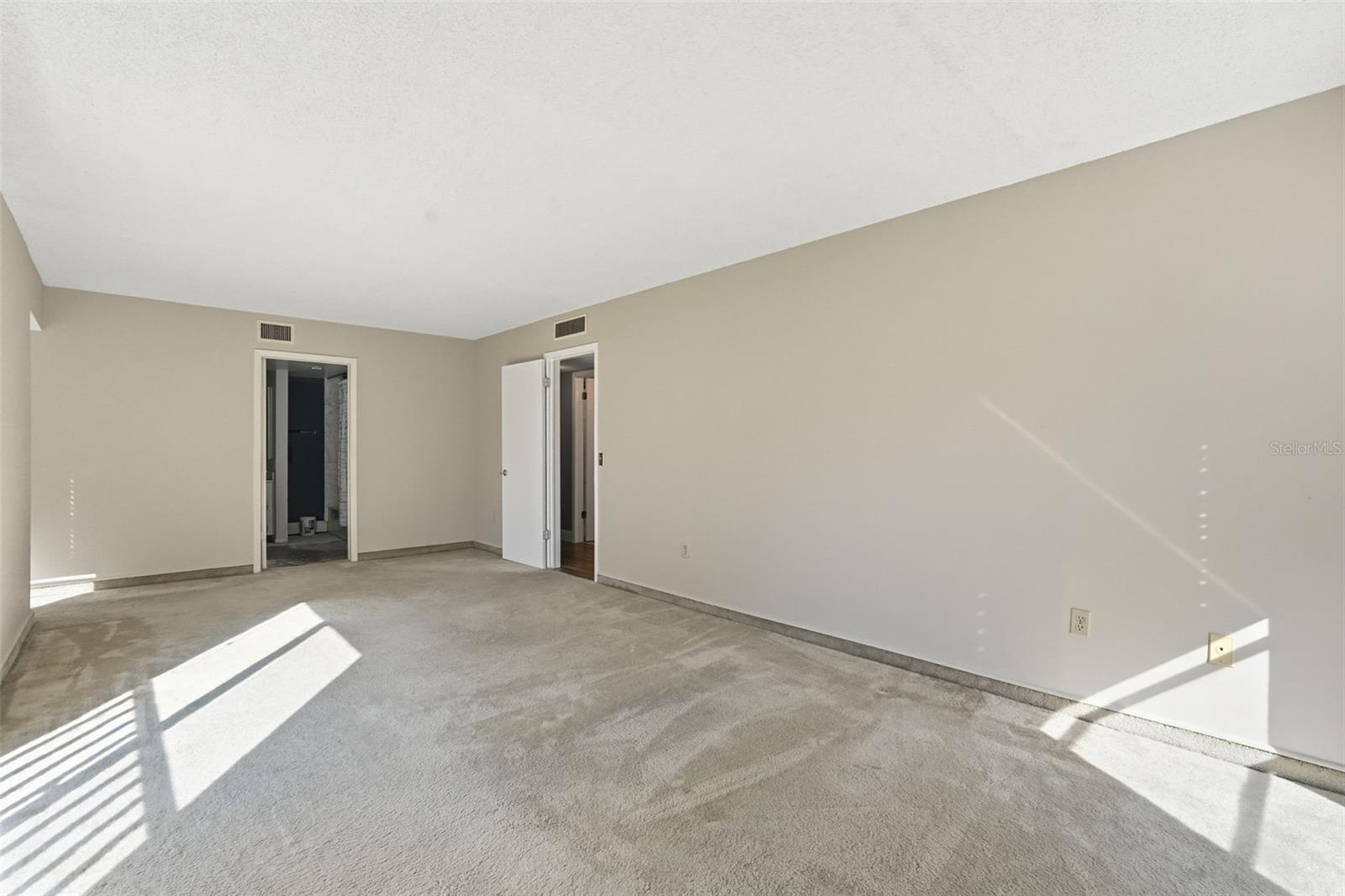 PENTHOUSE GREENS - Residential