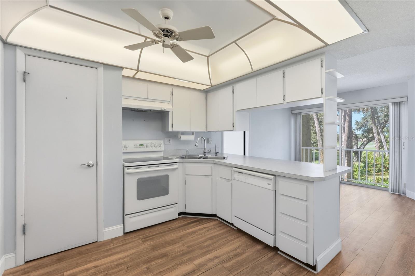 PENTHOUSE GREENS - Residential