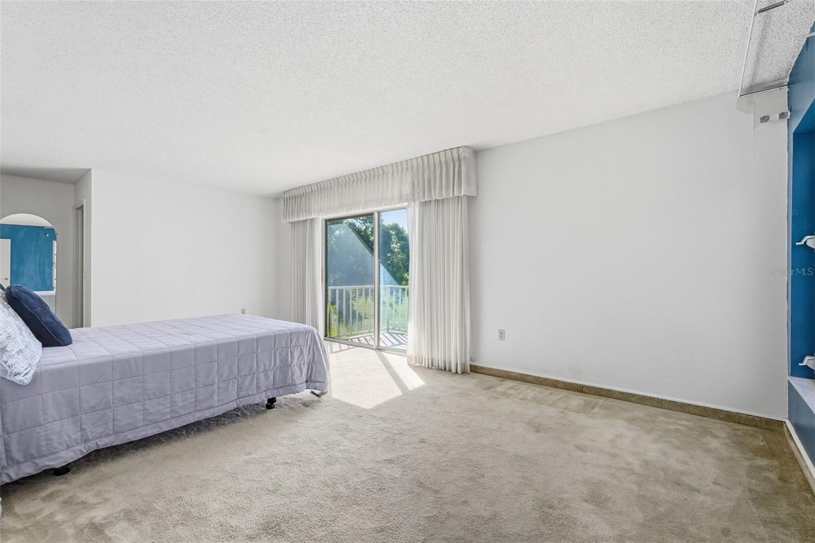 PENTHOUSE GREENS - Residential