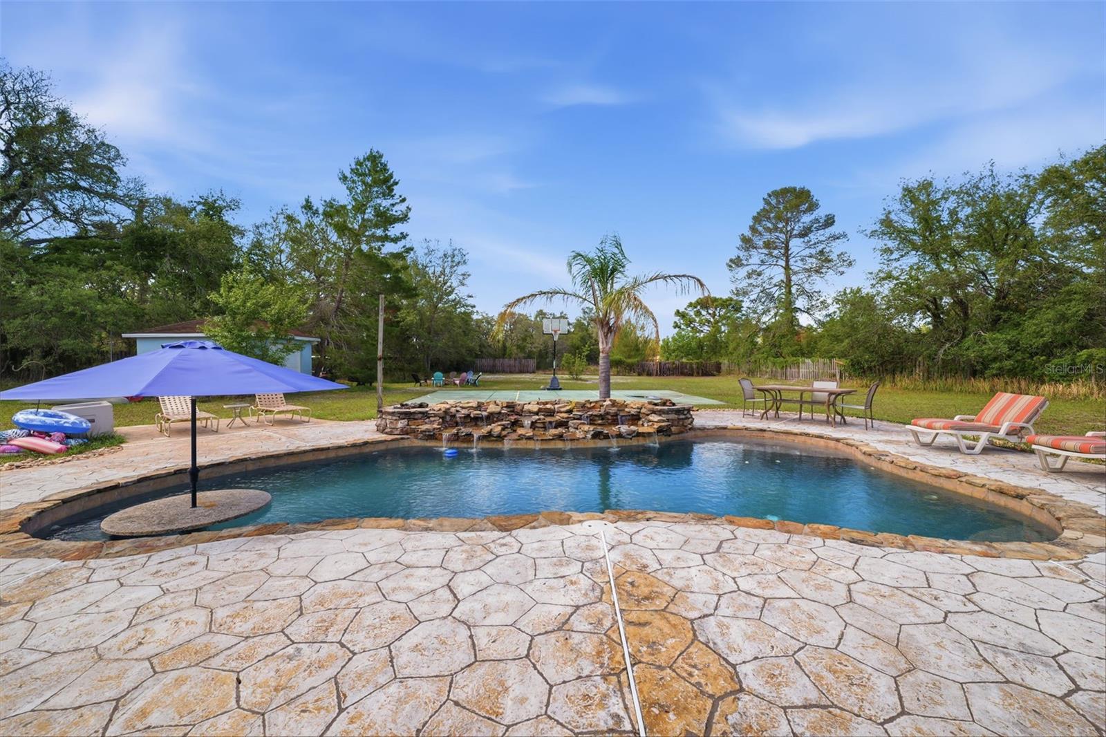 ROYAL HIGHLANDS - Residential