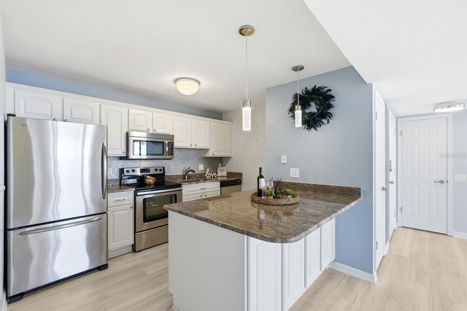 ALIKI CONDO - Residential