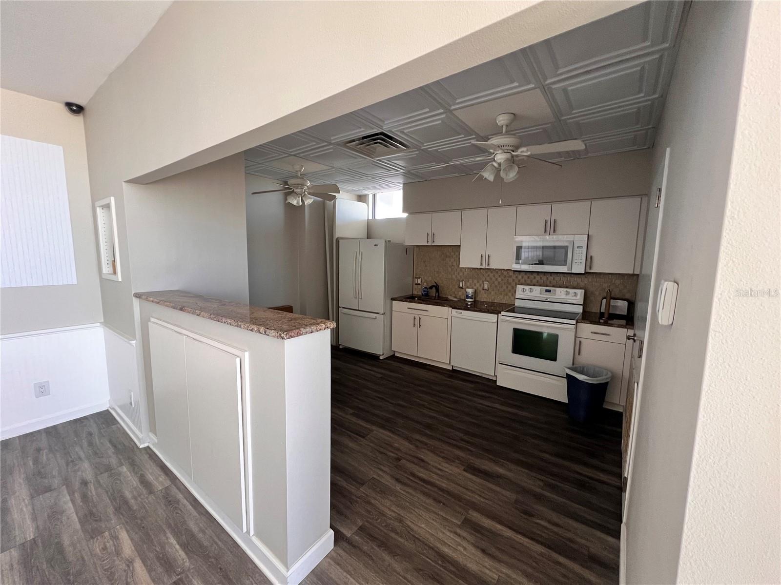 ALIKI CONDO - Residential