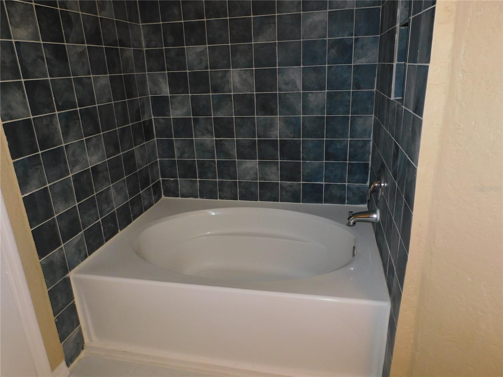 HAMPTONS/METROWEST - Residential