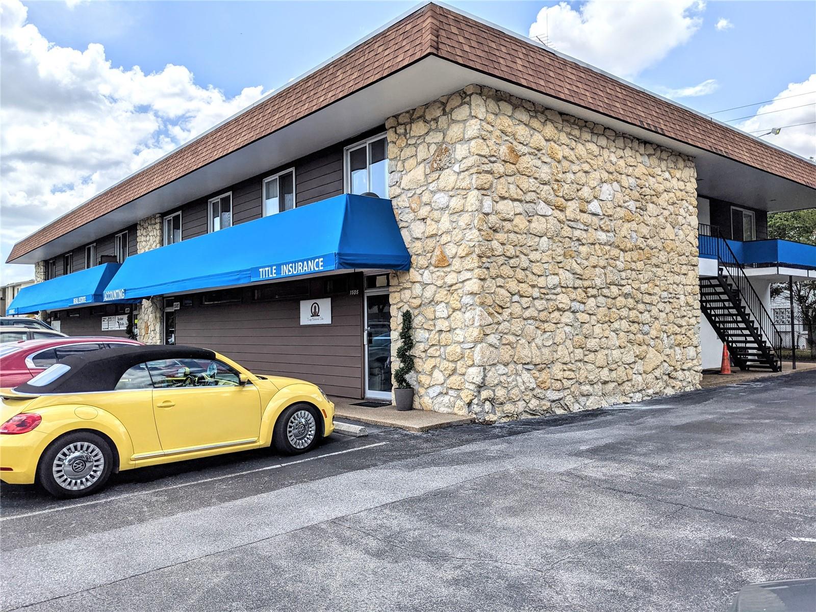 Prime office space which is perfect for an attorney's office, a title company, or similar use. It is located just across the street from a new state of the art Publix Grocery Store which is promoting a high-traffic volume area. You can have your choice of offices, this office located at unit 1505 is approximately 1200 sq feet, and there is another office in the same building that has approximately 1800 square feet. This office building sits just one block from 14th St. W and is in front of a condominium development. It has a front lobby, conference room, front office, two smaller offices, and a kitchen.