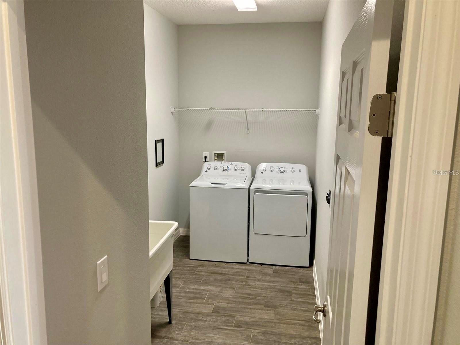 HARBOR SHORES - Residential Lease