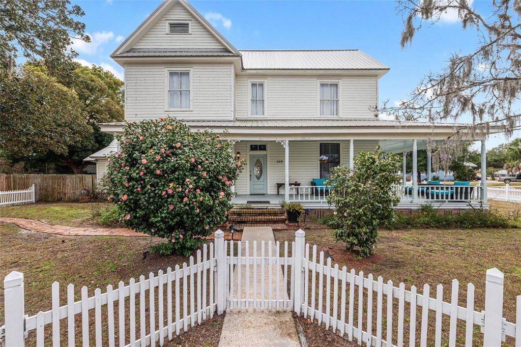 Photo of 160 SE Saint Johns Street, Lake City, FL 32025 (MLS # GC536726)