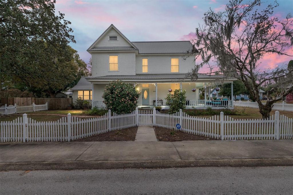 Photo of 160 SE Saint Johns Street, Lake City, FL 32025 (MLS # GC536726)